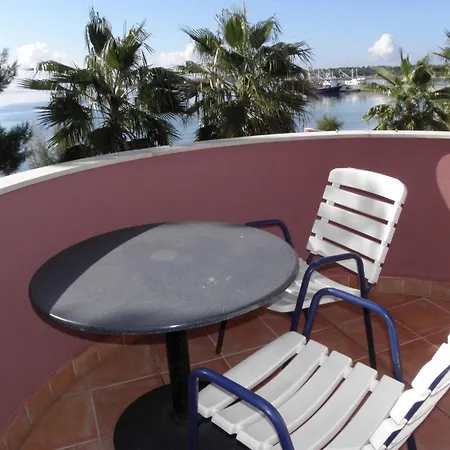 Monika Apartment *