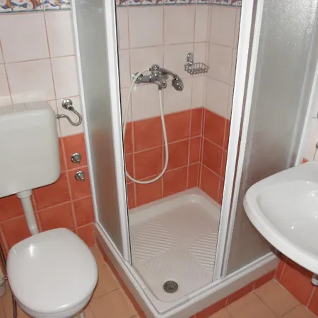 Apartment Monika Vir