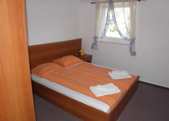 Apartamento Monika Vir