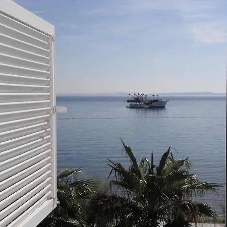 Monika Apartment Vir