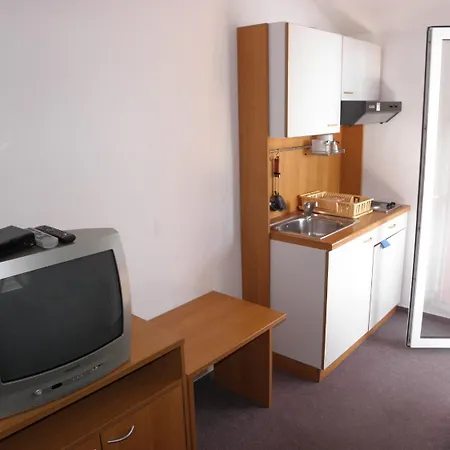 Apartment Monika Vir