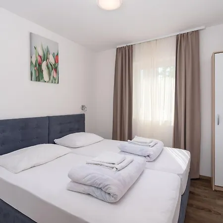 Monika *