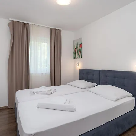 Monika Apartament Vir